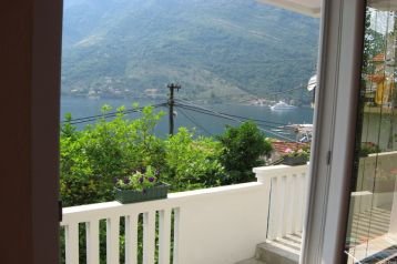 Montenegro Privát Lepetane, Exterior